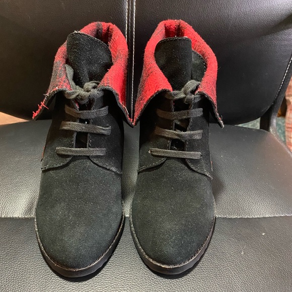 G.H Bass Cuffed Heeled Ankle Boots/Booties Black Red Buffalo Print Size 7 1/2 - Picture 3 of 16